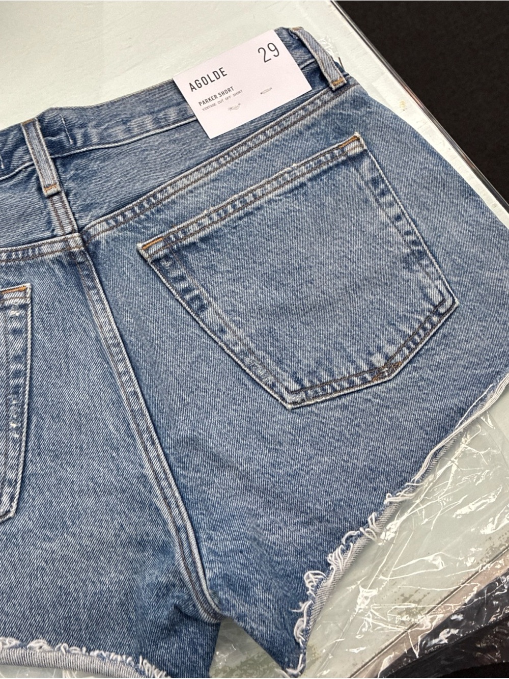 Agolde Parker Vintage Cut Off Short - Light Wash Blue Denim - Size 29 NWT New - Picture 7 of 16